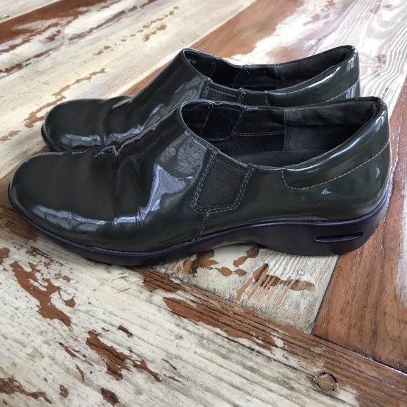 COLE HAAN CLOGS BROWN SIZE 8 - Picture 2 of 3